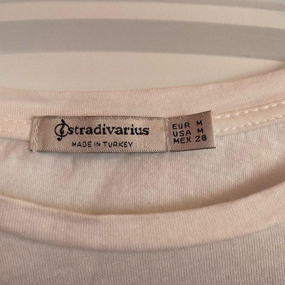 Beautiful white top - Picture 3 of 3